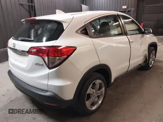 2021 Honda HR-V LX with VIN 3CZRU6H3XMM748281, listed as a IAAI auction lot 41903174 with 28,320 mi miles. Bid and sale history available at carsss.com. Image 4.