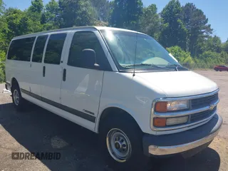 2001 Chevrolet Express z VIN 1GAHG39R711122912, wystawiony jako IAAI lot #42302998 z przebiegiem 47 048 mil mil oraz . Historia ofert i sprzedaży dostępna na DreamBid. Obrazek 1.