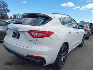 2019 Maserati Levante S with VIN ZN661YUS1KX318915, listed as a IAAI auction lot 41949952 with 74,355 mi miles. Bid and sale history available at carsss.com. Image 4.