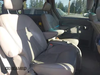 2002 Dodge Grand Caravan with VIN 2B8GT54L82R541812, listed as a IAAI auction lot 42028066 with 207,472 mi miles and . Bid and sale history available at DreamBid. Image 8.