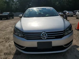 2014 Volkswagen Passat SE with VIN 1VWBT7A36EC047828, listed as a Copart auction lot 63711855 with 204,196 mi miles and Clean title. Bid and sale history available at DreamBid. Image 5.
