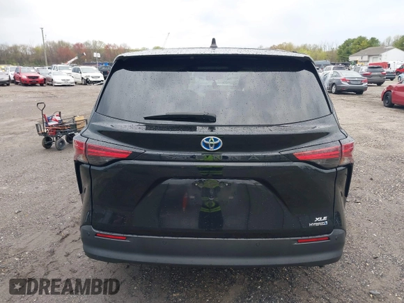 2022 Toyota Sienna XLE with VIN 5TDYRKEC3NS111265, listed as a IAAI auction lot 42041080 with 114,667 mi miles and . Bid and sale history available at DreamBid. Image 16.
