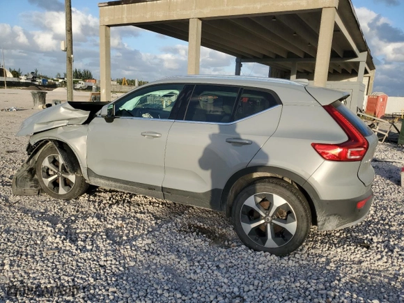 2024 Volvo XC40 Plus Bright Theme with VIN YV4L12UE8R2212011, listed as a Copart auction lot 80542194 with 29,751 mi miles and Non Repairable. Bid and sale history available at carsss.com. Image 2.
