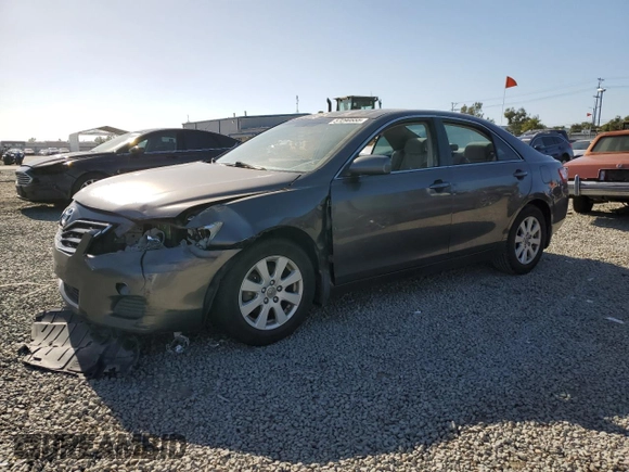 2011 Toyota Camry LE z VIN 4T4BF3EK3BR156937, wystawiony jako Copart lot #57290555 z przebiegiem 299 321 mil mil oraz Szkoda całkowita • Salvage title. Historia ofert i sprzedaży dostępna na DreamBid. Obrazek 1.
