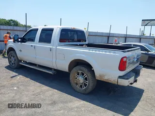 2013 Ford F-250 XL z VIN 1FT7W2BT6DEB55273, wystawiony jako IAAI lot #42323813 z przebiegiem 170 212 mil mil oraz . Historia ofert i sprzedaży dostępna na DreamBid. Obrazek 3.