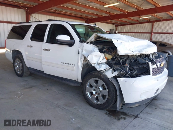 2014 Chevrolet Suburban LT with VIN 1GNSCJE04ER230536, listed as a IAAI auction lot 41666737 with 152,812 mi miles. Bid and sale history available at carsss.com. Image 1.