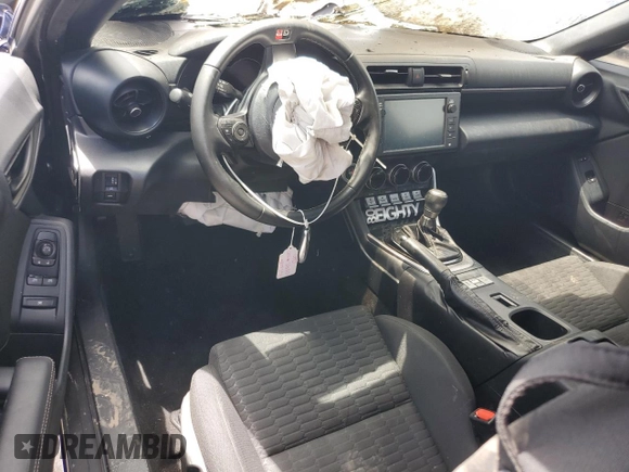 2023 Toyota 86 z VIN JF1ZNBC10P8764103, wystawiony jako Copart lot #58769995 z przebiegiem Nie podano mil oraz Szkoda całkowita • Salvage title. Historia ofert i sprzedaży dostępna na DreamBid. Obrazek 8.
