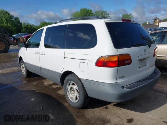 2000 Toyota Sienna LE with VIN 4T3ZF13C3YU222766, listed as a IAAI auction lot 42155052 with 270,978 mi miles. Bid and sale history available at carsss.com. Image 3.