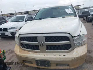 2019 Ram 1500 Express z VIN 1C6RR7FT5KS726409, wystawiony jako IAAI lot #41837904 z przebiegiem 151 673 mil mil oraz . Historia ofert i sprzedaży dostępna na DreamBid. Obrazek 6.