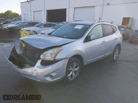 2011 Nissan Rogue SV with VIN JN8AS5MTXBW572651, listed as a IAAI auction lot 41876059 with 195,760 mi miles. Bid and sale history available at carsss.com. Image 2.