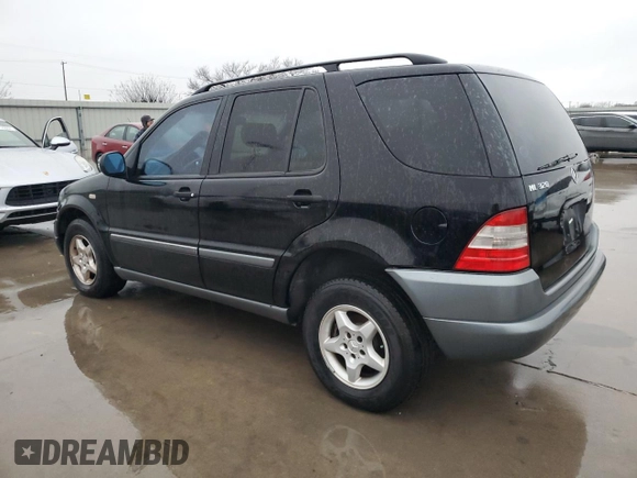 1998 Mercedes-Benz M 320/430/500 z VIN 4JGAB54E3WA038029, wystawiony jako Copart lot #86567584 z przebiegiem Nie podano mil oraz Czysty tytuł • Clean title. Historia ofert i sprzedaży dostępna na DreamBid. Obrazek 2.