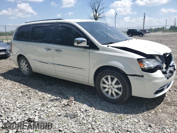 2011 Chrysler Town & Country Touring L z VIN 2A4RR8DG7BR783713, wystawiony jako Copart lot #57297455 z przebiegiem 148 455 mil mil oraz Szkoda całkowita • Salvage title. Historia ofert i sprzedaży dostępna na DreamBid. Obrazek 4.