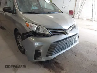 2018 Toyota Sienna XLE Auto Access Seat with VIN 5TDYZ3DC7JS916106, listed as a IAAI auction lot 42054782 with 274,474 mi miles. Bid and sale history available at carsss.com. Image 6.