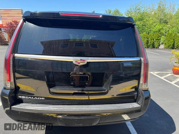 2017 Cadillac Escalade ESV Luxury z VIN 1GYS4HKJ8HR274470, wystawiony jako Copart lot #58011535 z przebiegiem 211 524 mil mil oraz Czysty tytuł • Clean title. Historia ofert i sprzedaży dostępna na DreamBid. Obrazek 5.