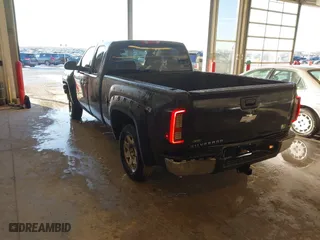 2010 Chevrolet Silverado 1500 LT with VIN 1GCSKSE31AZ155171, listed as a IAAI auction lot 41619404 with 209,422 mi miles. Bid and sale history available at carsss.com. Image 3.