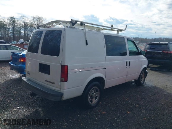2005 Chevrolet Astro Cargo z VIN 1GCDM19X15B114841, wystawiony jako IAAI lot #40948571 z przebiegiem 247 965 mil mil oraz . Historia ofert i sprzedaży dostępna na DreamBid. Obrazek 4.