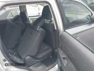 2020 Mitsubishi Outlander ES z VIN JA4AZ3A32LZ026792, wystawiony jako IAAI lot #41907596 z przebiegiem 145 638 mil mil oraz . Historia ofert i sprzedaży dostępna na DreamBid. Obrazek 8.