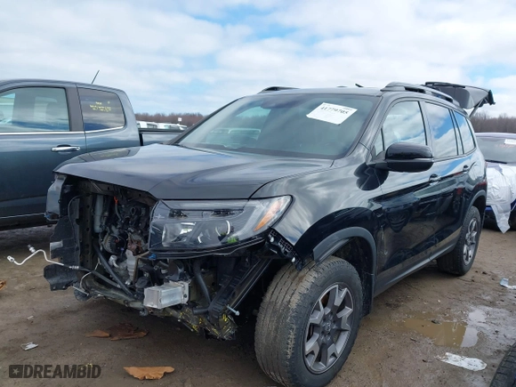 2022 Honda Passport TrailSport with VIN 5FNYF8H60NB011632, listed as a IAAI auction lot 41779705 with 42,038 mi miles. Bid and sale history available at carsss.com. Image 19.