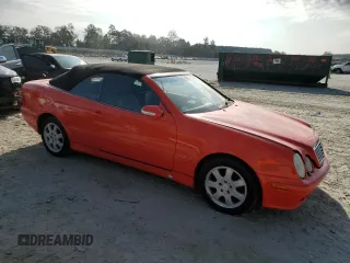 2003 Mercedes-Benz CLK 320 z VIN WDBLK65G03T130572, wystawiony jako Copart lot #68044774 z przebiegiem 146 858 mil mil oraz Szkoda całkowita • Salvage title. Historia ofert i sprzedaży dostępna na DreamBid. Obrazek 4.