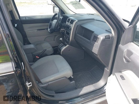 2007 Jeep Patriot Sport with VIN 1J8FF28W97D267050, listed as a IAAI auction lot 41793288 with 132,743 mi miles and . Bid and sale history available at DreamBid. Image 5.