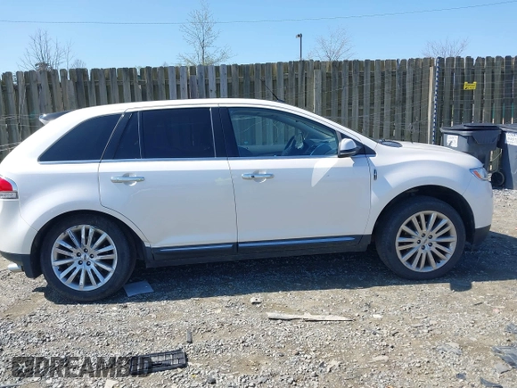 2013 Lincoln MKX with VIN 2LMDJ8JK7DBL13659, listed as a IAAI auction lot 41922667 with 113,858 mi miles. Bid and sale history available at carsss.com. Image 12.