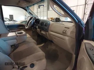 2005 Ford F-250 XL z VIN 1FTSX21P85EA05534, wystawiony jako IAAI lot #41276551 z przebiegiem 176 365 mil mil oraz . Historia ofert i sprzedaży dostępna na DreamBid. Obrazek 5.
