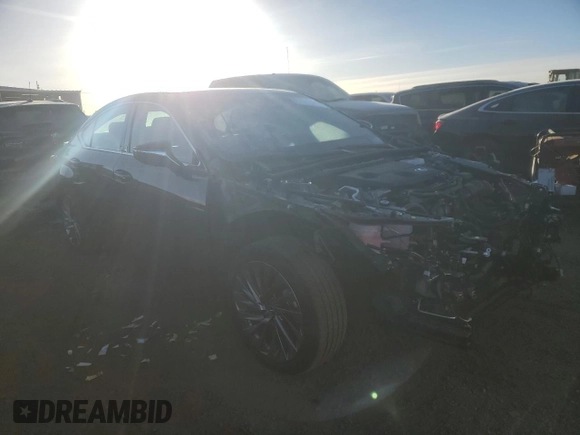 2024 Lexus ES 300h Luxury with VIN 58AEA1C17RU040891, listed as a Copart auction lot 84152074 with 7,770 mi miles and Salvage title. Bid and sale history available at DreamBid. Image 4.