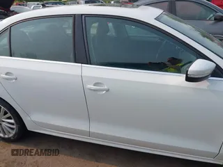 2015 Volkswagen Jetta SE with VIN 3VWD17AJ7FM302290, listed as a IAAI auction lot 42371920 with 127,631 mi miles and . Bid and sale history available at DreamBid. Image 13.