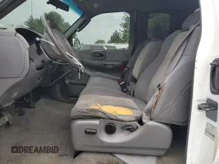 2003 Ford F-150 XL z VIN 2FTRX18L93CA55860, wystawiony jako Copart lot #57402295 z przebiegiem 312 879 mil mil oraz Szkoda całkowita • Salvage title. Historia ofert i sprzedaży dostępna na DreamBid. Obrazek 7.