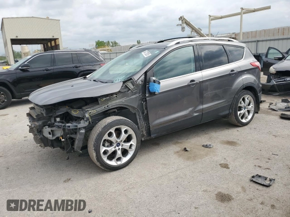 2013 Ford Escape Titanium z VIN 1FMCU0J98DUB64363, wystawiony jako Copart lot #54772925 z przebiegiem 109 956 mil mil oraz Szkody całkowita. Historia ofert i sprzedaży dostępna na DreamBid. Obrazek 1.
