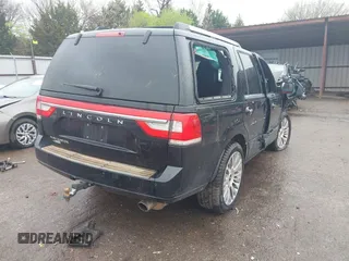 2017 Lincoln Navigator Select z VIN 5LMJJ2HT3HEL04748, wystawiony jako IAAI lot #41958659 z przebiegiem 156 173 mil mil oraz . Historia ofert i sprzedaży dostępna na DreamBid. Obrazek 4.