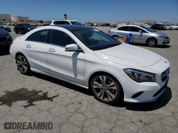 2019 Mercedes-Benz CLA 250 z VIN WDDSJ4EB8KN744108, wystawiony jako Copart lot #61002865 z przebiegiem 87 522 mil mil oraz Szkoda całkowita • Salvage title. Historia ofert i sprzedaży dostępna na DreamBid. Obrazek 4.