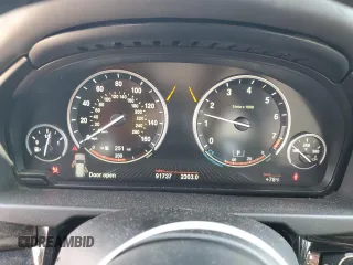 2016 BMW X5 xDrive50i z VIN 5UXKR6C50G0J81828, wystawiony jako Copart lot #52572315 z przebiegiem 91 737 mil mil oraz Szkoda całkowita • Salvage title. Historia ofert i sprzedaży dostępna na DreamBid. Obrazek 9.