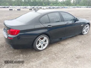 2013 BMW 5 Series 550i xDrive с VIN WBAFU9C51DDY72113, выставлен на аукционе IAAI как лот 42446069 с пробегом Не указан миль и . История ставок и продаж доступна на DreamBid. Изображение 4.