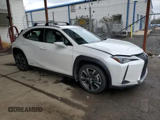 2020 Lexus UX with VIN JTHP9JBH1L2029527, listed as a Copart auction lot 39521583 with 9,093 mi miles. Bid and sale history available at carsss.com. Image 4.