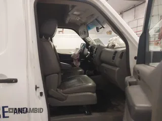 2017 Nissan NV Cargo SV z VIN 1N6BF0LY7HN808530, wystawiony jako IAAI lot #41222479 z przebiegiem 178 092 mil mil oraz . Historia ofert i sprzedaży dostępna na DreamBid. Obrazek 5.