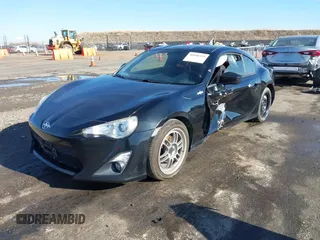 2014 Scion FR-S z VIN JF1ZNAA18E9700718, wystawiony jako IAAI lot #40958319 z przebiegiem 104 010 mil mil oraz . Historia ofert i sprzedaży dostępna na DreamBid. Obrazek 18.