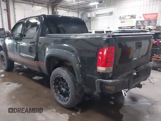 2010 GMC Sierra 1500 Denali z VIN 3GTRKXE20AG272226, wystawiony jako IAAI lot #41958283 z przebiegiem 244 627 mil mil oraz . Historia ofert i sprzedaży dostępna na DreamBid. Obrazek 3.