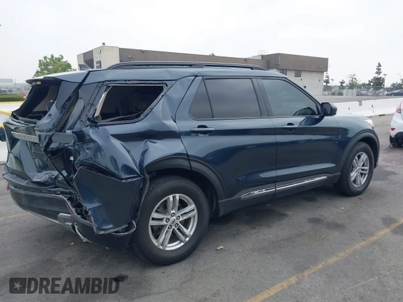 2022 Ford Explorer XLT z VIN 1FMSK7DH4NGB75826, wystawiony jako IAAI lot #42443067 z przebiegiem 85 806 mil mil oraz . Historia ofert i sprzedaży dostępna na DreamBid. Obrazek 4.