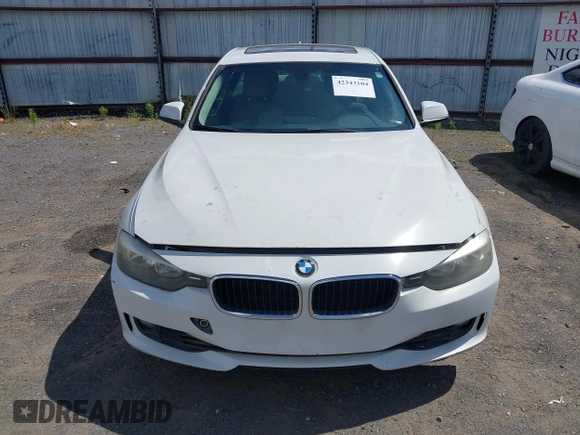 2014 BMW 3 Series 328i z VIN WBA3A5C51EP603386, wystawiony jako IAAI lot #42343104 z przebiegiem Nie podano mil oraz . Historia ofert i sprzedaży dostępna na DreamBid. Obrazek 11.