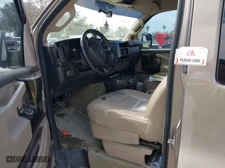 2017 GMC Savana Cargo Van with VIN 1GTW7AFG8H1120201, listed as a IAAI auction lot 41596866 with 1 mi miles. Bid and sale history available at carsss.com. Image 6.