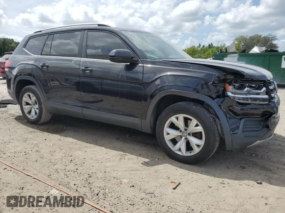 2018 Volkswagen Atlas Launch Edition with VIN 1V2BR2CA4JC502006, listed as a Copart auction lot 51957625 with 102,591 mi miles and Salvage title. Bid and sale history available at DreamBid. Image 4.
