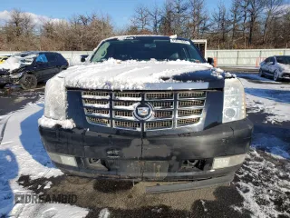 2010 Cadillac Escalade ESV Luxury z VIN 1GYUKHEF5AR156159, wystawiony jako Copart lot #41817085 z przebiegiem 308 631 mil mil oraz Nie do naprawy. Historia ofert i sprzedaży dostępna na DreamBid. Obrazek 5.