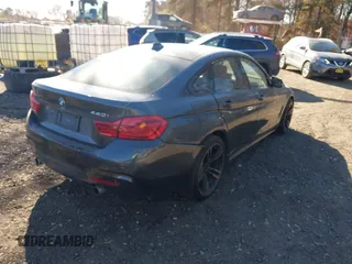 2019 BMW 4 Series 440i xDrive with VIN WBA4J7C52KBM75345, listed as a IAAI auction lot 40613703 with 31,402 mi miles and . Bid and sale history available at carsss.com. Image 4.