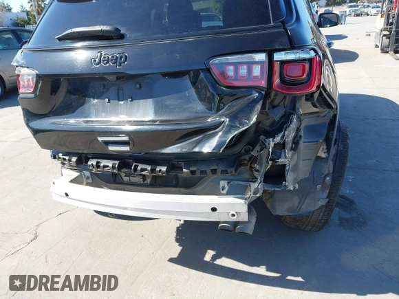 2018 Jeep Compass Latitude with VIN 3C4NJCBB3JT501939, listed as a IAAI auction lot 41670306 with 93,767 mi miles. Bid and sale history available at carsss.com. Image 6.