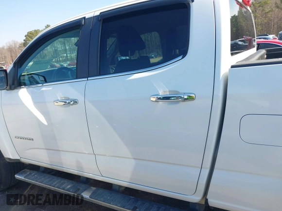 2015 GMC Canyon 2WD SLT with VIN 1GTG5CE36F1151433, listed as a IAAI auction lot 41636107 with 117,682 mi miles. Bid and sale history available at carsss.com. Image 14.