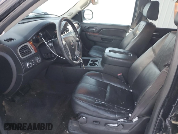 2014 GMC Yukon XL SLT z VIN 1GKS2KE70ER213669, wystawiony jako Copart lot #88631595 z przebiegiem 185 525 mil mil oraz Czysty tytuł • Clean title. Historia ofert i sprzedaży dostępna na DreamBid. Obrazek 7.