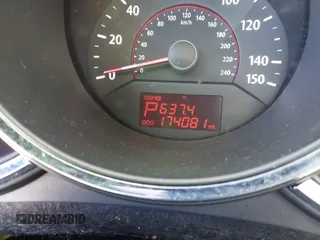 2011 Kia Sorento LX with VIN 5XYKTDA2XBG078063, listed as a IAAI auction lot 41829544 with 174,081 mi miles. Bid and sale history available at carsss.com. Image 7.