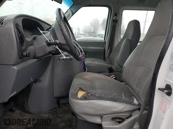 2004 Ford Econoline Cargo with VIN 1FTNE24L04HA33417, listed as a Copart auction lot 85720904 with 129,070 mi miles and Salvage title. Bid and sale history available at DreamBid. Image 7.