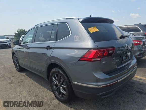 2024 Volkswagen Tiguan SE z VIN 3VV3B7AX1RM107078, wystawiony jako IAAI lot #42852792 z przebiegiem 36 642 mil mil oraz . Historia ofert i sprzedaży dostępna na DreamBid. Obrazek 8.